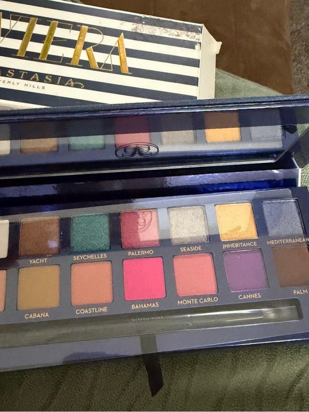 Anastasia Beverly Hills Ultra Eyeshadow Palette - Multi-Color